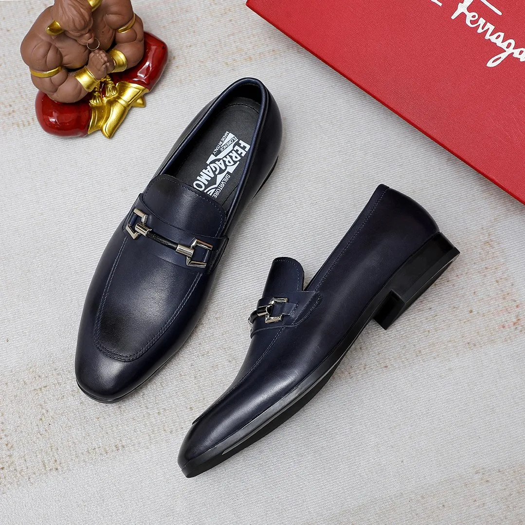 Men's shoes 💰460 🔥Ferragamo's new men's casual slip-on shoes🇨🇳Official website original 1:1 mold, original quality💯Fine workmanship, high-end luxury☘The upper is made of imported Italian first-layer cowhide🌴Luxurious water dyeing🐂Leather lining🍓Rubber wear-resistant and non-slip outsole, breathable and comfortable to wear🍍The first choice for high-grade men, 5 colors available! Code number 38-44 (45.46. Customized)